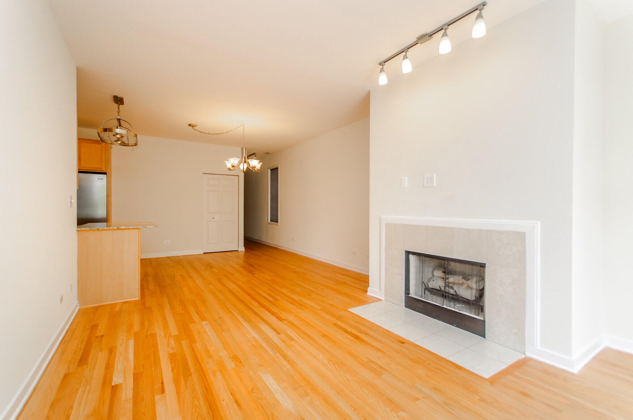 Building Photo - 1344 W Grenshaw St