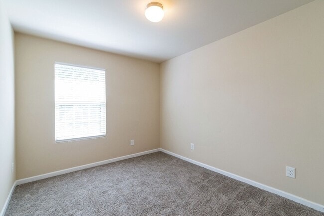 Building Photo - 1030 Ashmore Dr