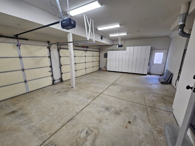 Building Photo - 795 Avante Pl