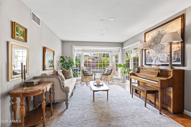 Building Photo - 4631 E Pinchot Ave