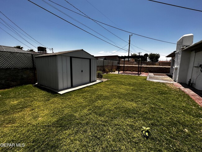 Building Photo - 1516 Elmhurst Dr