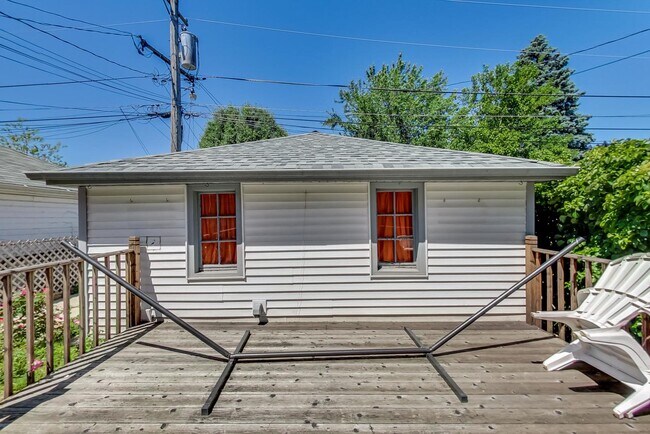 Building Photo - 1814 Wesley Ave