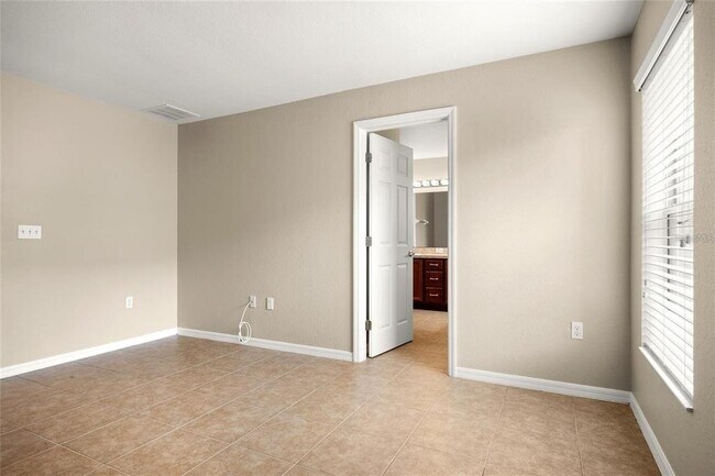Building Photo - 5646 Great Egret Dr