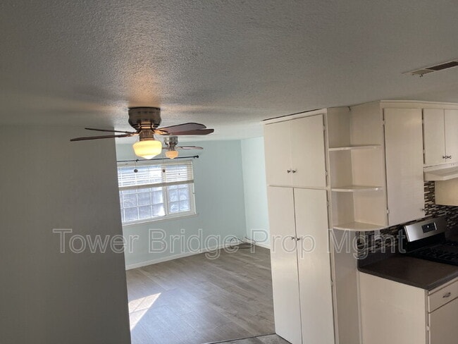 Building Photo - 8724 Halverson Dr