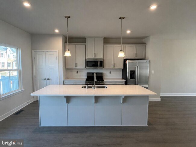 Building Photo - 46271 Mount Kellogg Ter