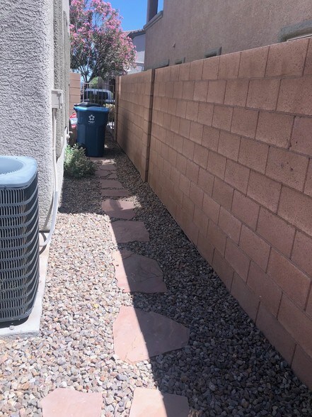 Building Photo - 705 Respectful Ridge Ave