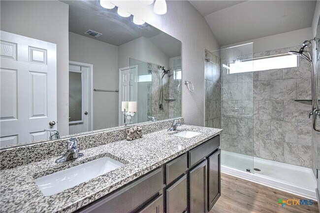 Building Photo - 1957 Rosson St