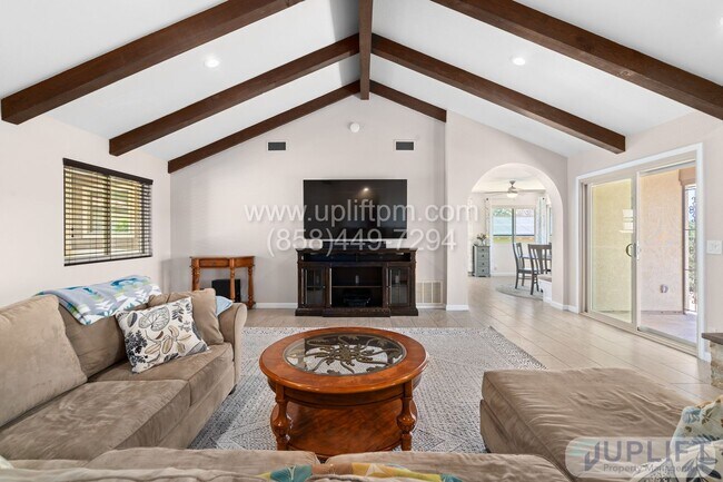 Building Photo - 3 Bedroom 2.5 Bathroom home in Ramona LARG...