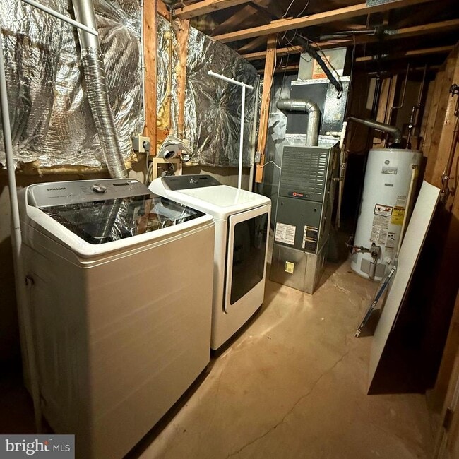 Building Photo - 13120 Misty Glen Ln