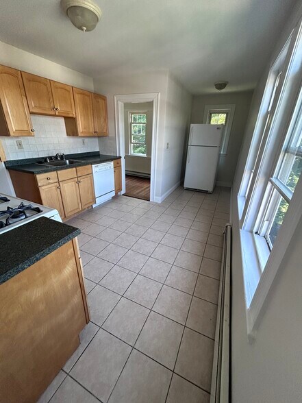 Building Photo - 7 Lorraine St