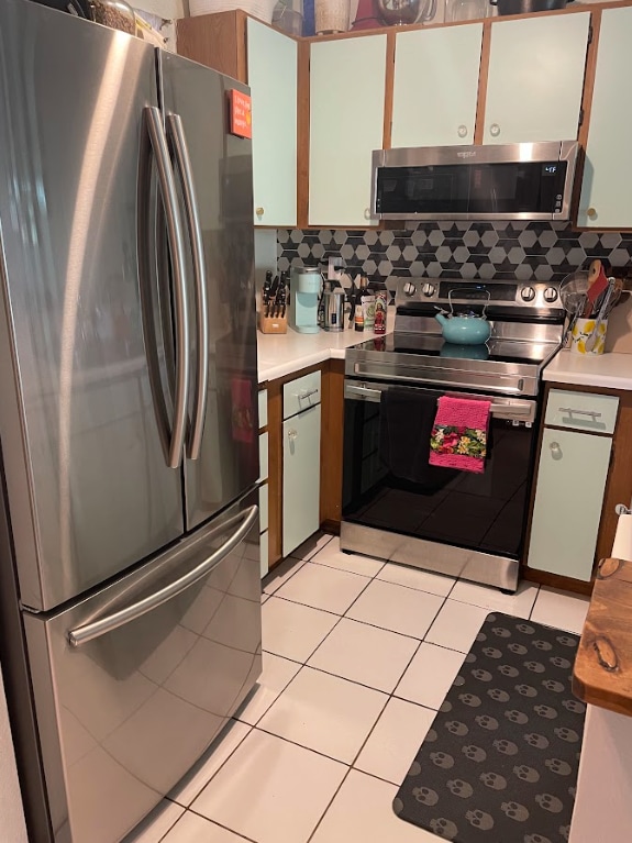 Building Photo - 15 Kulanihakoi St