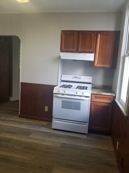 Kitchen - 330 Columbia St