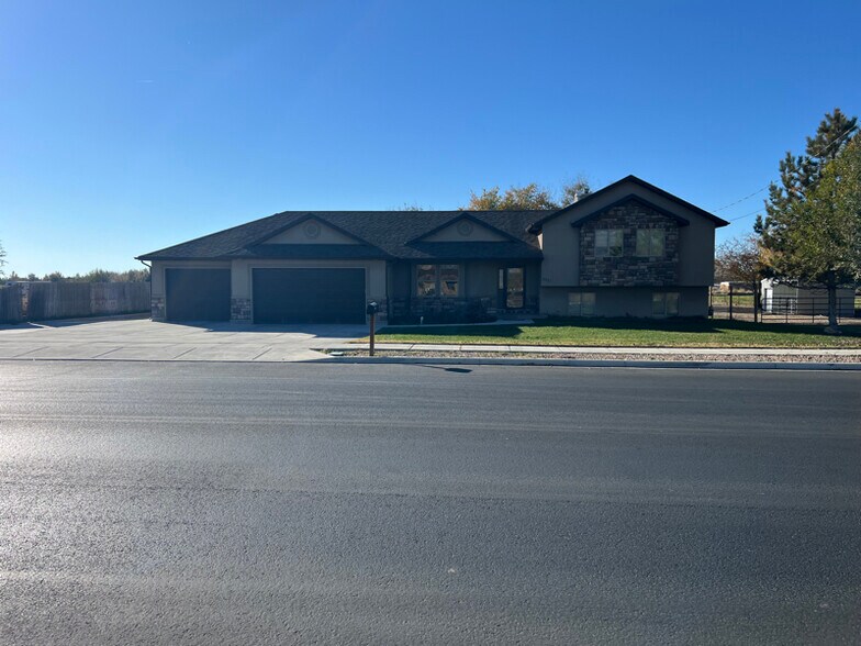 Building Photo - 5223 S 4700 W