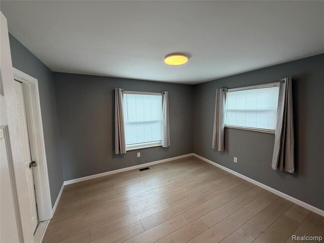 Building Photo - 115 Linhart St