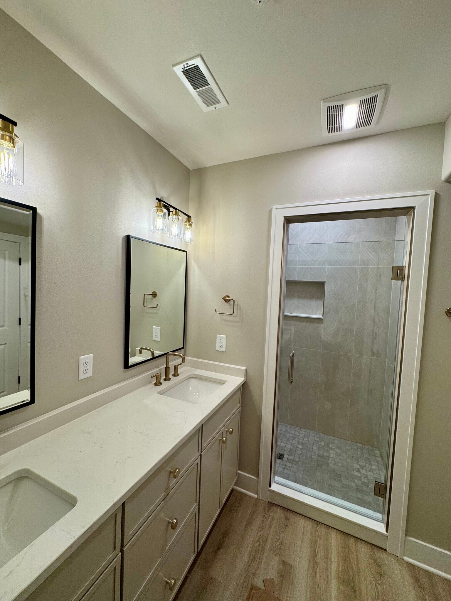 Building Photo - 117 W Wisconsin Ave