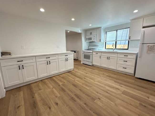 Building Photo - North Grover Beach | Fully Renovated + Huge Yard!