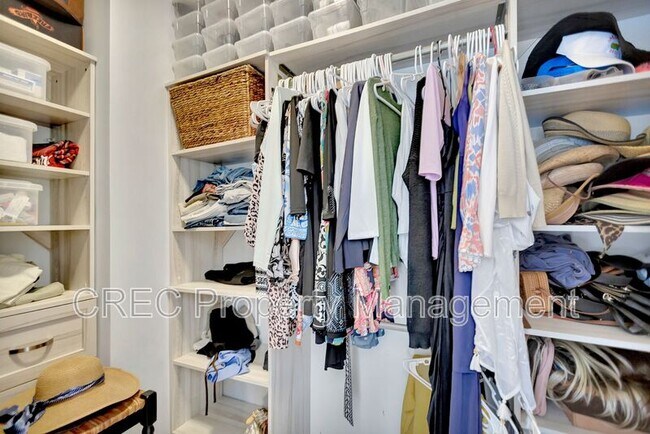 Building Photo - 147 Palm Cove Way