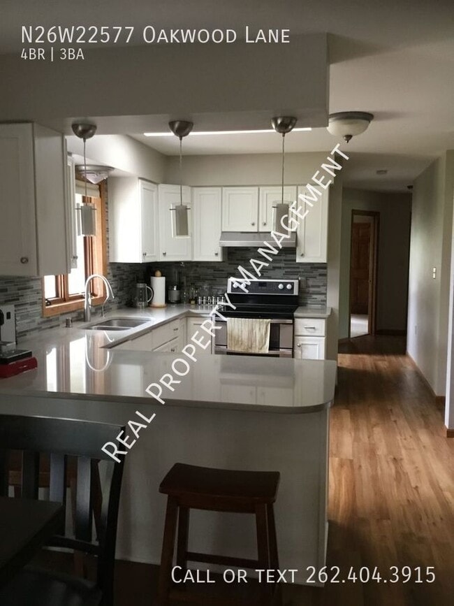 Building Photo - N26W22577 Oakwood Ln