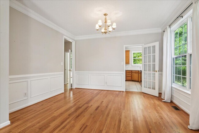 Building Photo - Spacious home in Fernbrook community and J...