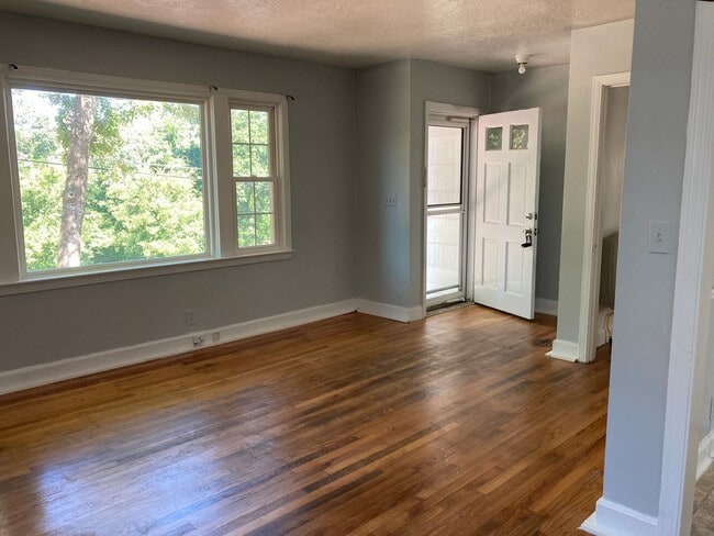 Building Photo - 1626 Charlotte Ave