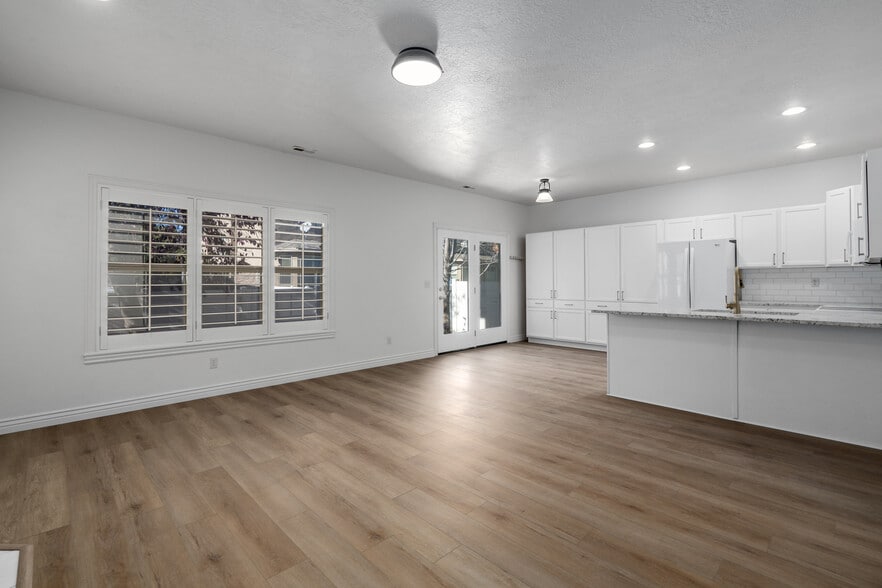 Building Photo - 7178 S 420 E