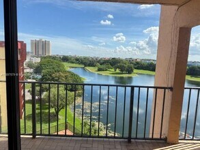 Building Photo - 9688 Fontainebleau Blvd