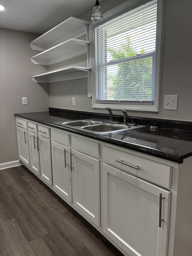Building Photo - 1127 Olivia Ln