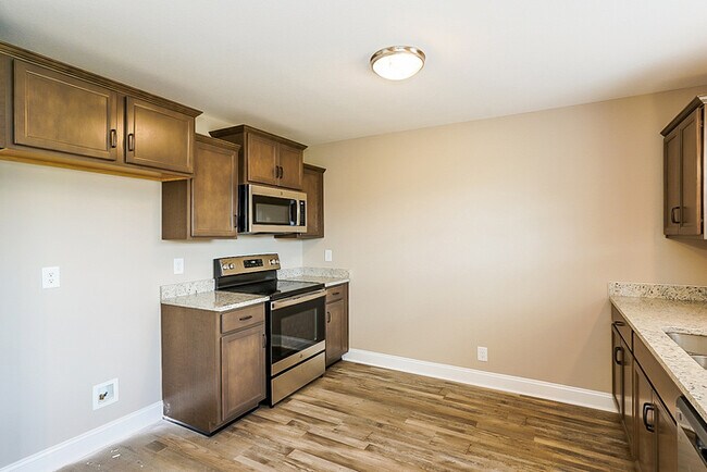 Building Photo - 394 Dugger Dr