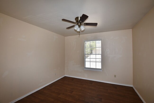 Building Photo - 902-904 Sagewod Trail