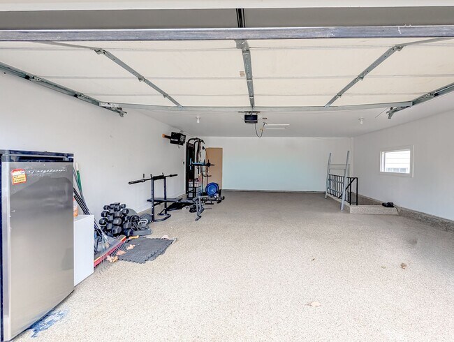 Building Photo - 8616 Hickory Ave