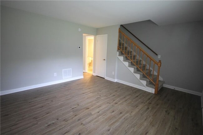 Building Photo - 1110 3rd St