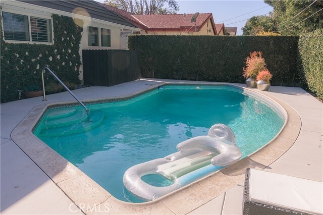 Building Photo - 1226 Londonderry St