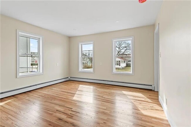 Building Photo - 94 Japonica St