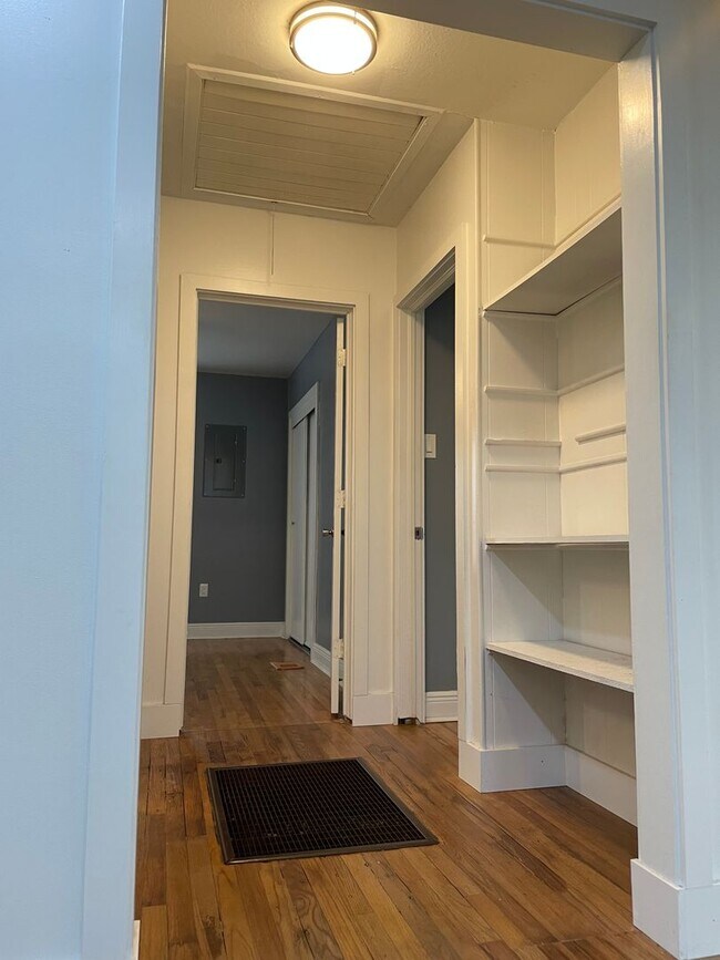 Building Photo - 2/1 Beach Bungalow in Biloxi