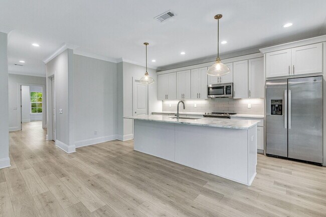 Building Photo - 105 Sugar Sands Dr