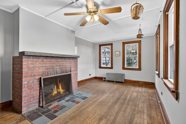 Building Photo - 20 Evergreen Ln