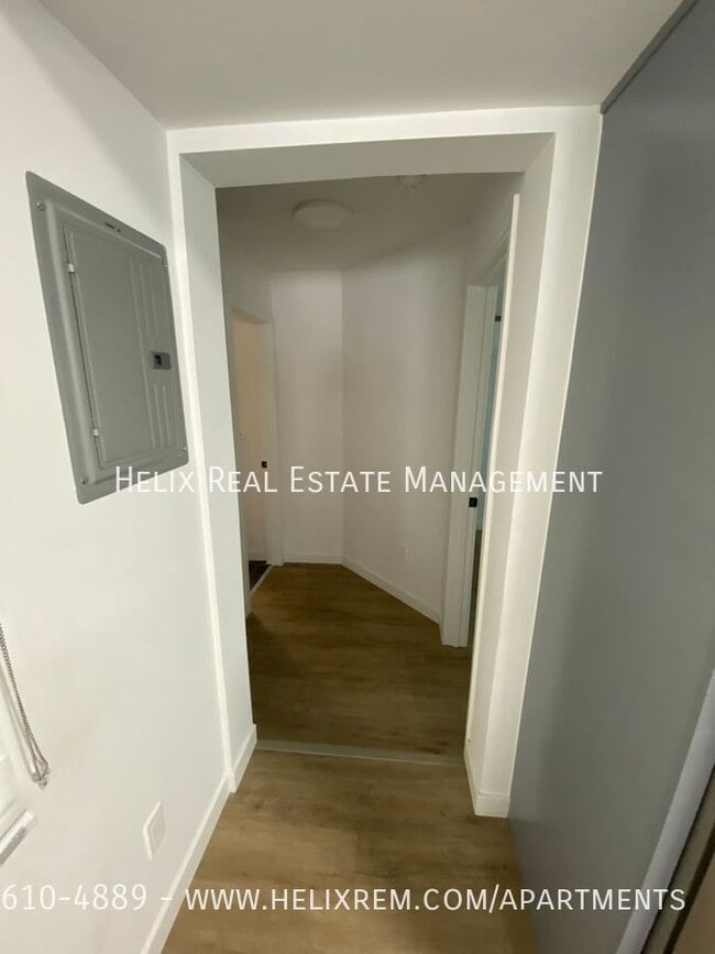 Building Photo - 1313 Huntington Dr