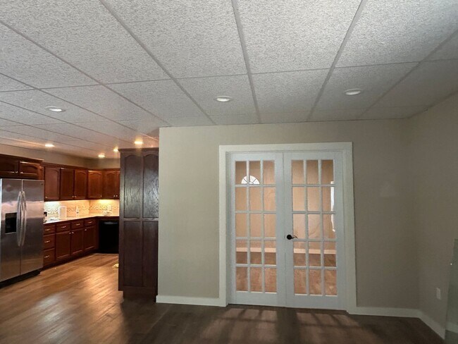 Building Photo - 4 Silver Hls Ln