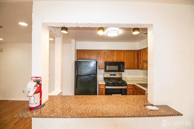 Building Photo - 1337 Waterford Dr