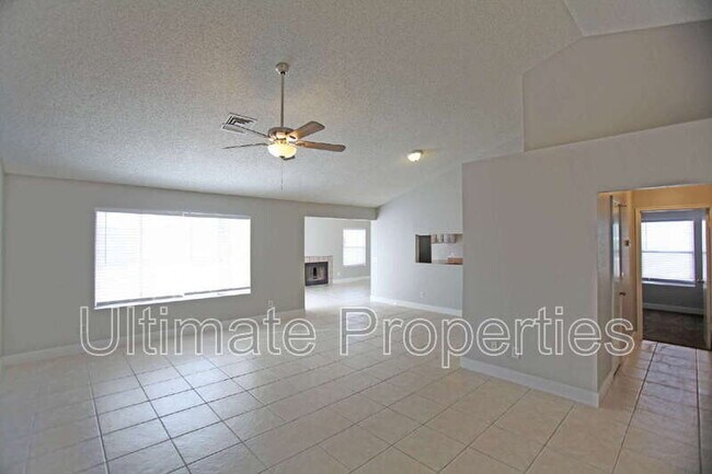 Building Photo - 8514 W Corrine Dr
