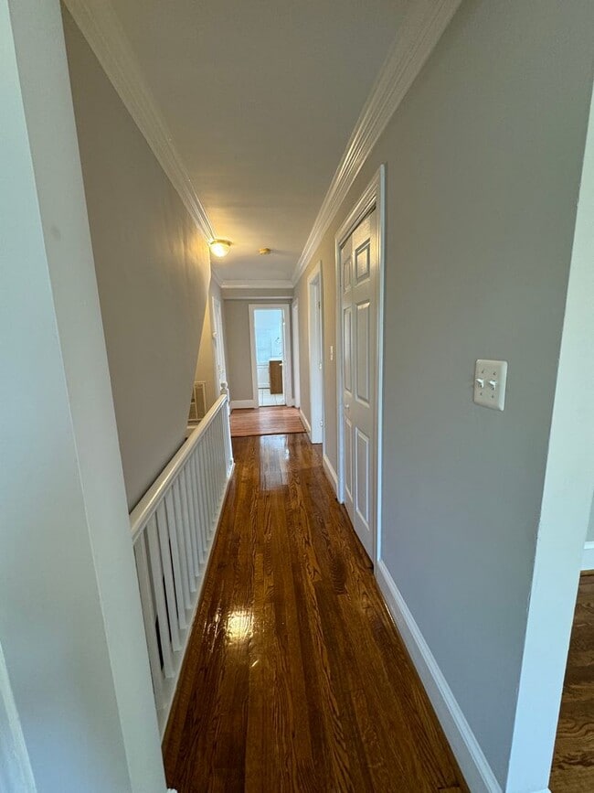 Building Photo - 67 E Shirley Ave