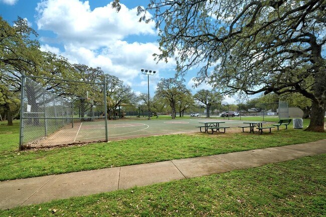 Building Photo - 1205 Rambling Trail