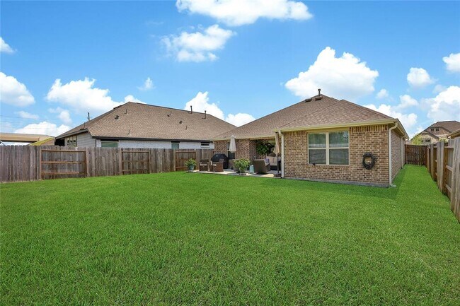 Building Photo - 15415 Surrey Pines Ln