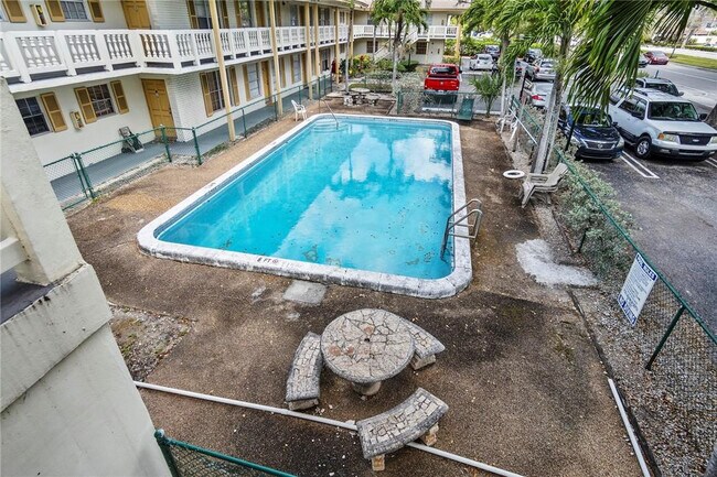 Building Photo - 3100 Coral Springs Dr