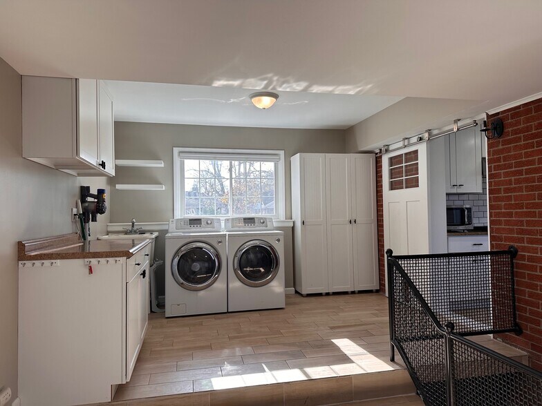 laundry room - 7987 State St