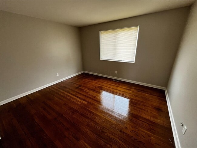 Building Photo - 4689 Hilton Ave