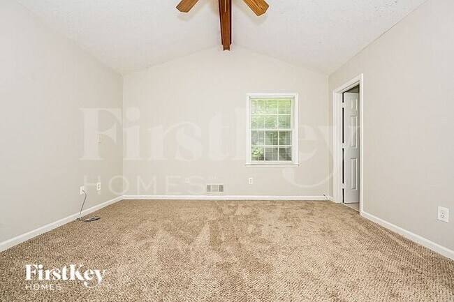 Building Photo - 1247 Mountain Dr NE