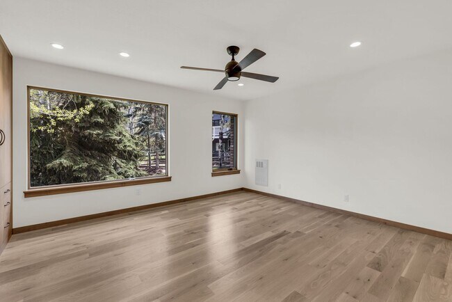 Building Photo - Pinebrook Luxury Remodeled Home