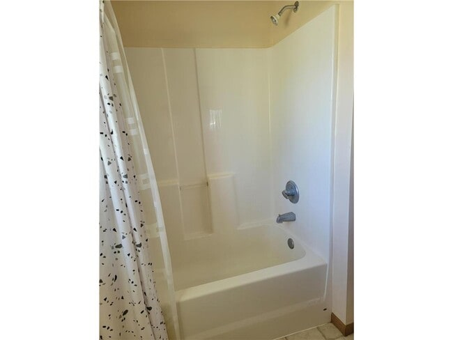 Building Photo - 311 5th St S