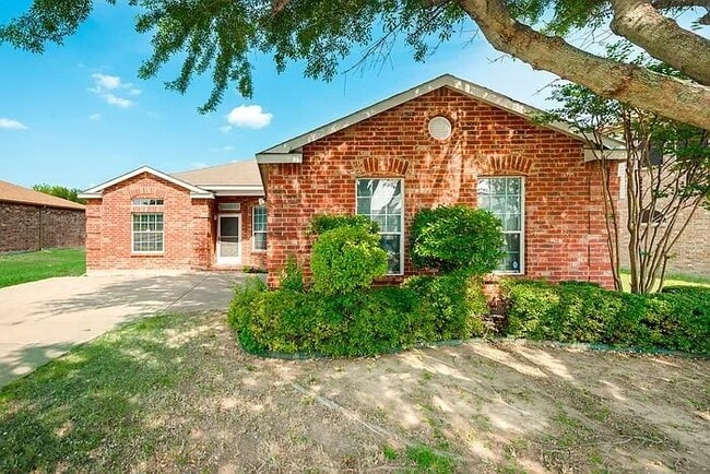 Primary Photo - 210 Maplecrest Dr